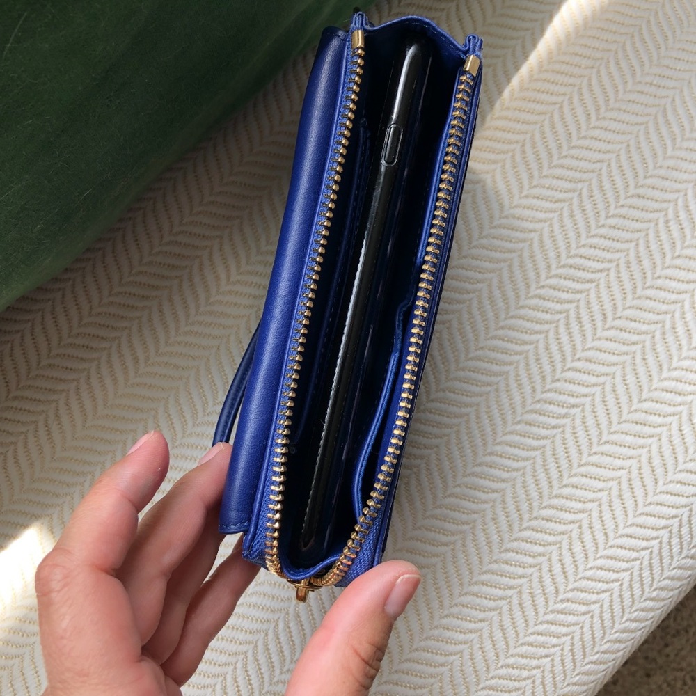 Vintage Tory Burch wristlet - Picture 4 of 4